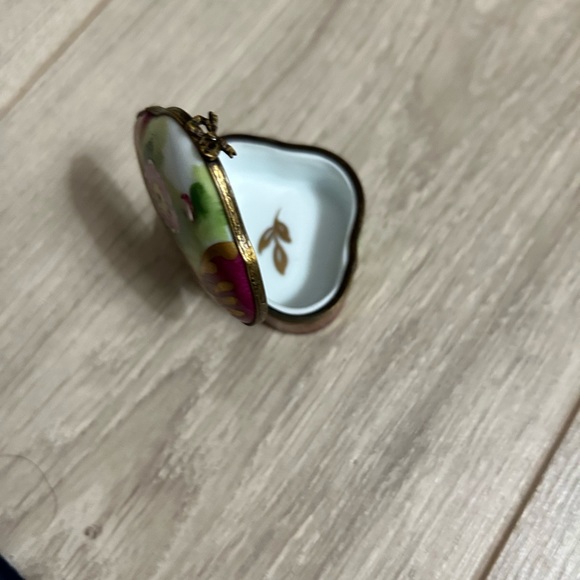 Limoges Trinket Box LaGloriette No. 145/250 Handpainted France Cranberry & Gold - Picture 9 of 11